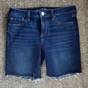 AMERICAN EAGLE "The Dream Short" Skinny Bermuda Size 10 raw edge